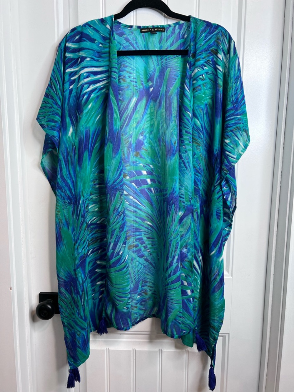 America & Beyond Tropical‎ Blue-Green Kimono Sheer Swimsuit Cover-Up. Medium.